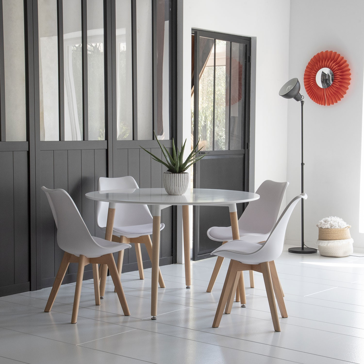 TABLE A MANGER AVEC CHAISES - 1 Table et 4 chaises pour votre salle