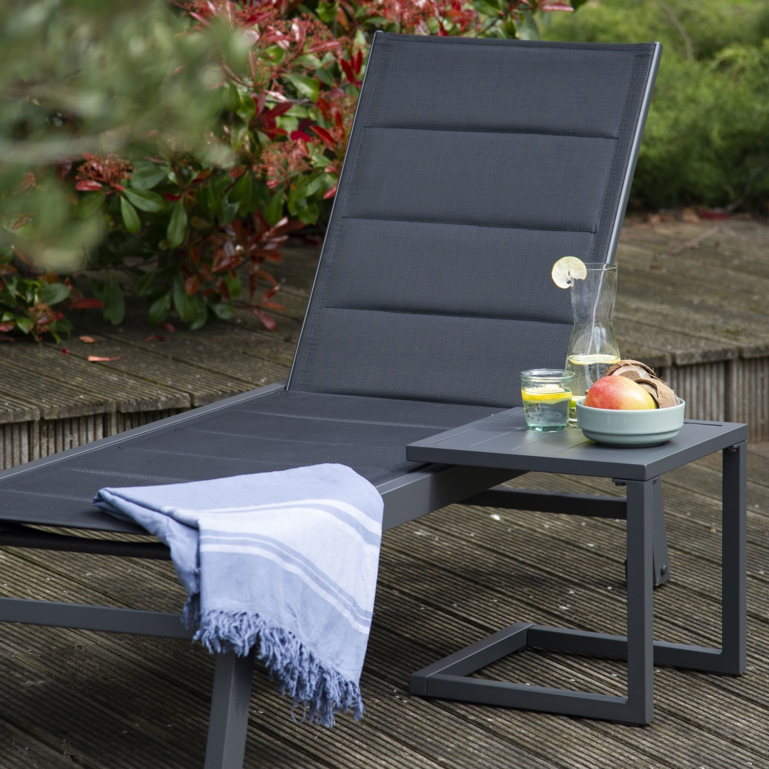 Set bain de soleil et table d'appoint BARBADOS en textilène noir - aluminium noir