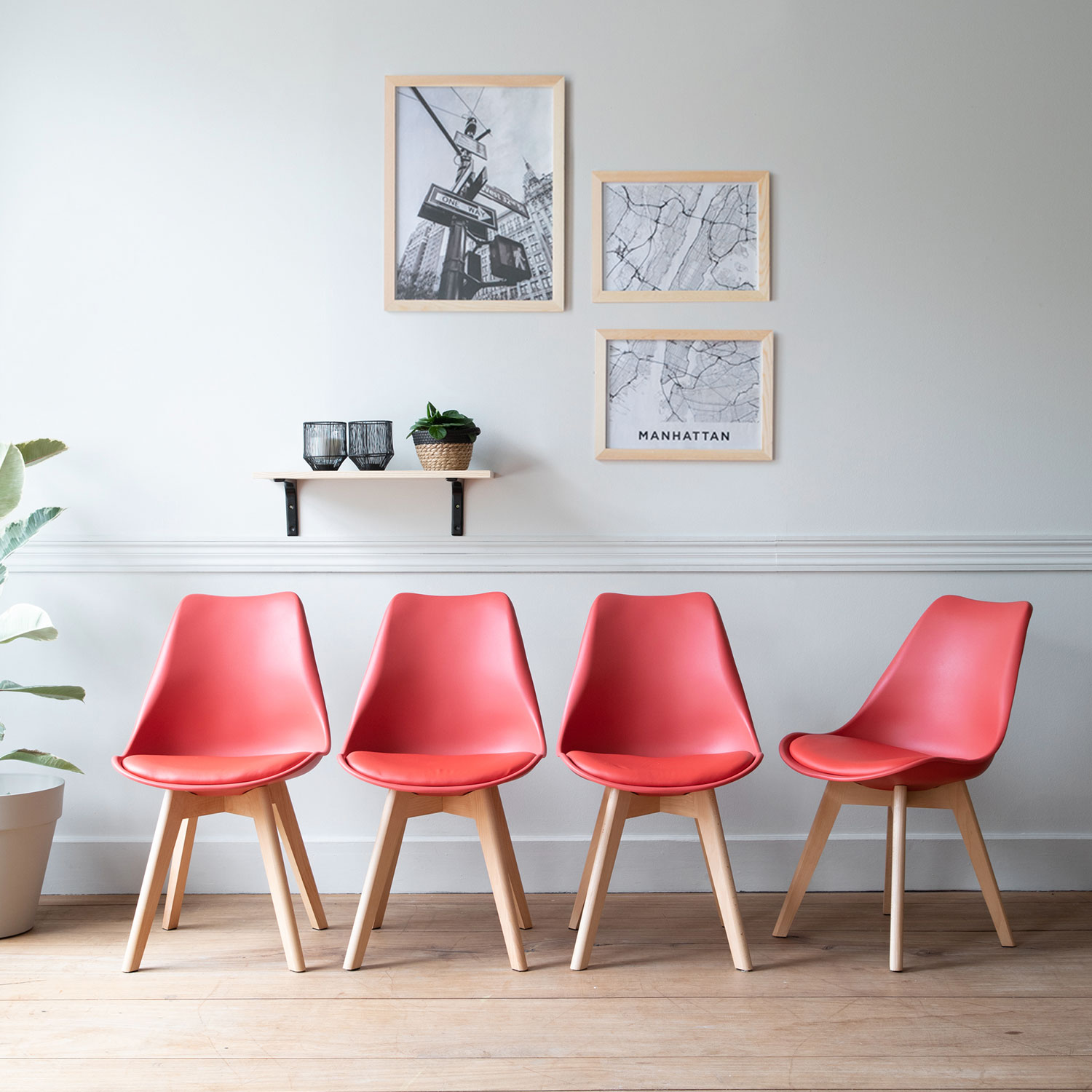 Lote de 4 sillas escandinavas NORA color rojo con cojín